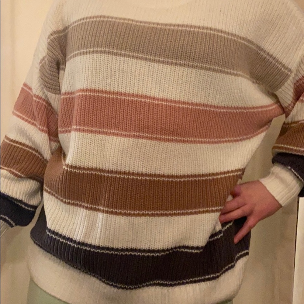 Hollister sweater